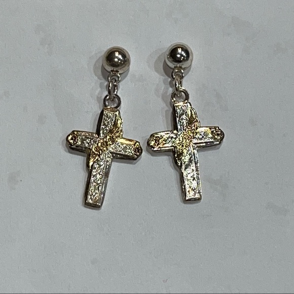 Montana Silversmith Silver silver cross post dangle earrings wrapped gold roses - Picture 5 of 14